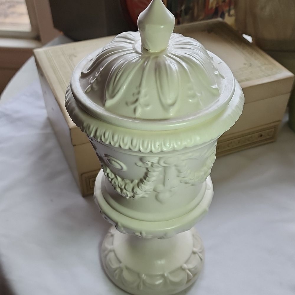 Vintage 1974 Arnels Embossed Art Pottery Urn With Lid Pearl Glaze